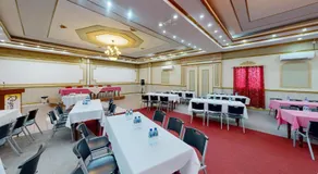 Regency Suites Hotel - Image 5