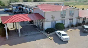SCOTTISH INNS SUITES MERKEL - Image 3