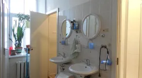 Elizabeth's YH Rooms - Image 2