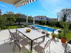 Modern villa with heatable pool, nice terrace, fenced garden, 60m from the sea - Image 2