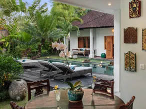Room & Vespa 3 - Relaxing Stay Center Seminyak - Image 2