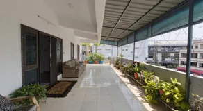 Bonjour Travellers Hostel - Image 3
