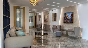 Golden Hotel - Image 3