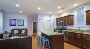 Lincoln Park Living - Suite 1 - Image 4