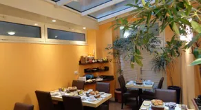 Hotel de Montaulbain - Image 2
