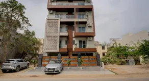The Empire Studioz Hotel Golf Course Road Studio with Kitchen & Balcony One Horizon Center Paras Hospital Cyber City - Image 5