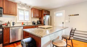 Full house - 5 bed, 2 bath - Image 4