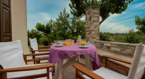 Olive View Cottage in Pelion - Image 2