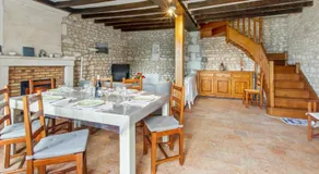 Maison spacieuse à Assay avec jardin et cheminée - Image 2