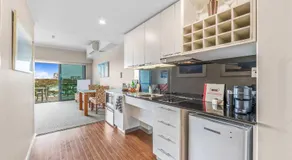 5 Star Mandurah Beach Exclusive Apt - Image 3
