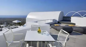 Hotiday Santorini Oia - Image 4