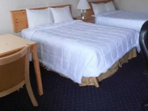 Econo Lodge Inn and Suites Central - Image 4