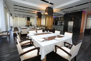 Safar Hotel & Spa - Image 2