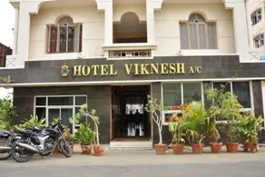 OYO 81028 Hotel Viknesh - 2 - Image 3