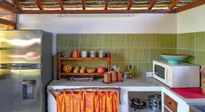 Charming 1BR Garden Bungalow - Image 4