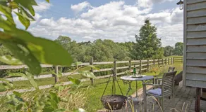 The Parlour, for Alton Towers & the Peak District - Image 2