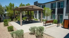 Modern 2BR Townhouse Near Water St & Vegas - Image 5