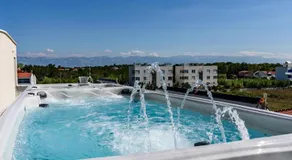 Villa de luxe avec piscine, située au premier rang de la mer - Image 2