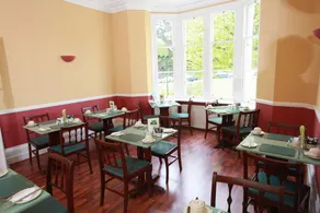 Russell Hotel - Image 5