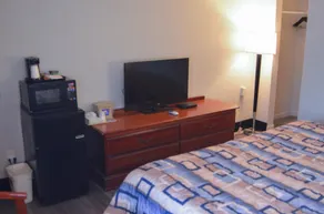 Relax Inn Bradford - Image 5