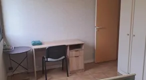 Chambres privées dans une maison avec piscine - Image 5