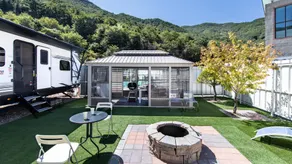Jeongseon Dewey Tree Pension & Caravan Garden - Image 5