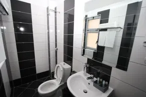 Hotel Aulona - Image 1