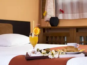 Hotel Junior - Image 2