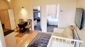 Spacious Apartment Near Rochdale Centre Train Tram Bus Free Parking Fast Wi-Fi - Image 2