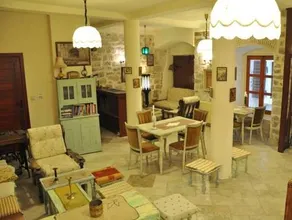 Old Town Youth Hostel - Image 3