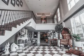 Club Tree Hotel - Image 4