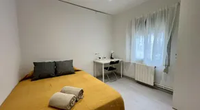 Habitación privada en apartamento compartido junto al Aeropuerto y Fira Barcelona - Image 5
