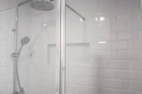 ¡Nuevo! Coqueto y comodo apartamento con dos habitaciones - Image 1