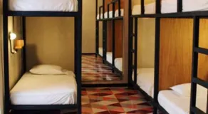 Moloch Hostel & Suites - Image 2
