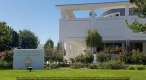 Bright & Cozy Getaway-10min to Downtown LA - Image 3