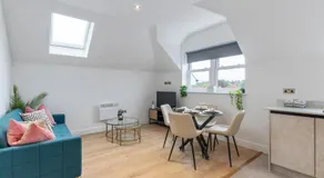 Luxury 2-Bedroom Apartment, Leatherhead, Sleeps 4 - Image 2