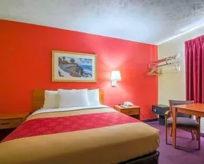 Econo Lodge Ottawa - Image 3