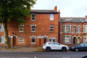 Radford House Spacious Stay for 8 Work Trips or Breaks - Image 2