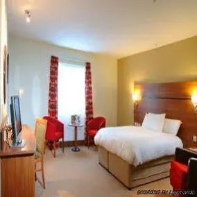 Premier Inn Braintree (A120) - Image 5