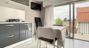 Studio rénové avec balcon, parking privé, proche centre-ville et plage - 2 pers - Image 4