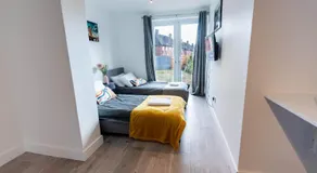 Flat 03 Studio flat near Aylesbury Station Free Parking - Image 2