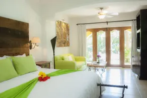 El Encanto Inn & Suites - Image 2