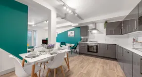 The Jockey Suite-Newmarket High Street-Two Double Bedroom Apartment - Image 2
