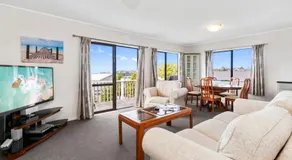 Snells Seaside Bach - Snells Beach Holiday Home - Image 2