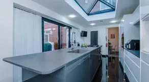 Group-Friendly Home near Manchester with Hot Tub and Private Cinema Room - Image 3