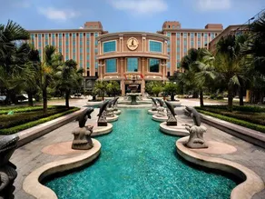 City Hotel - Image 5