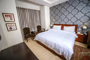 VIP House Shelton - Image 4