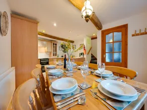 Finest Retreats - Cherry at Buckland Court - Image 3