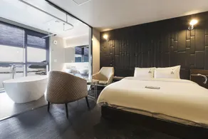 Louis Boutique Hotel - Image 2