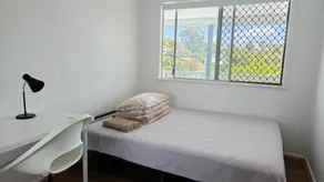 Modern Holland Park Home with Easy City Access - Image 4
